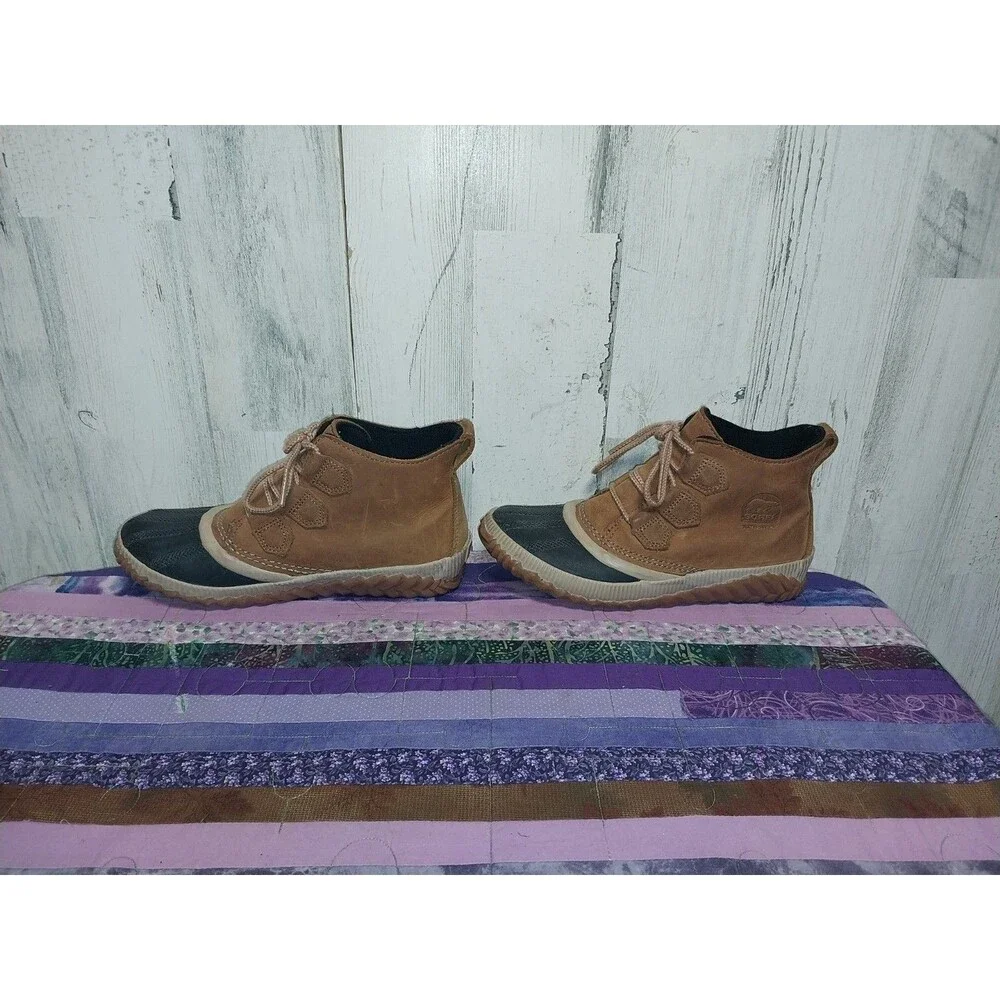 Sorel Out n About Leather Duck Boots Womens 7 Tan Black Lace Up Waterproof Mid